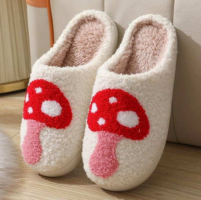 SOFT PLUSH SMILEY RAINBOW WARM SLIPPERS