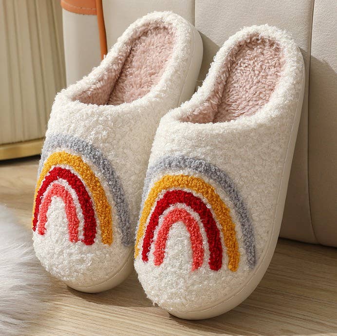 SOFT PLUSH SMILEY RAINBOW WARM SLIPPERS